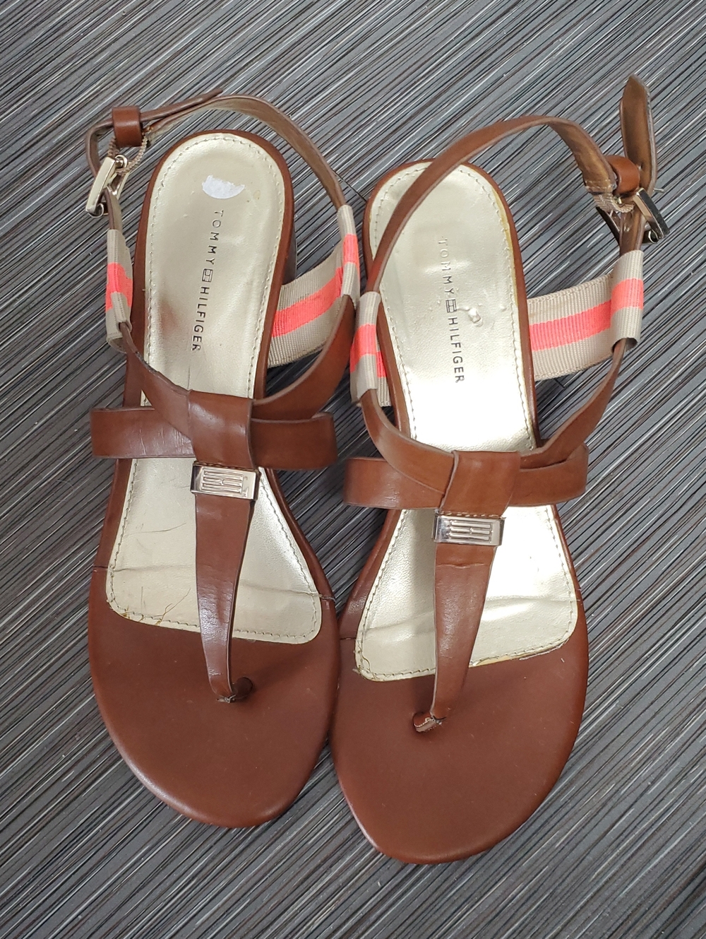 Tommy Hilfiger Brown Leather Thong Sandals with Pink-Striped Ankle Strap